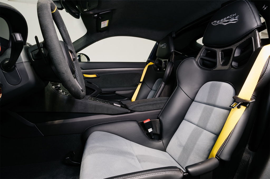 Porsche 718 Cayman GT4 RS