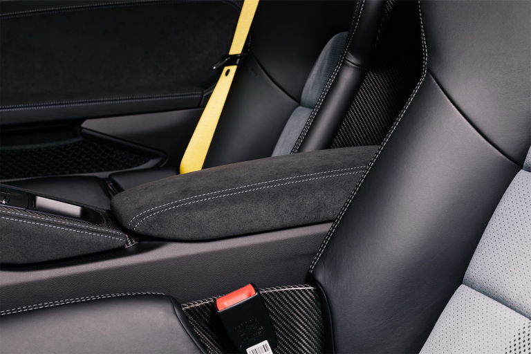 Porsche 718 Cayman GT4 RS