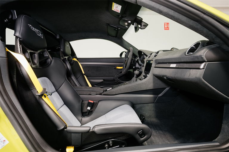 Porsche 718 Cayman GT4 RS