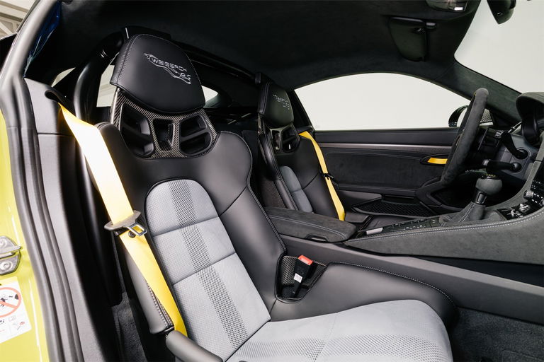 Porsche 718 Cayman GT4 RS