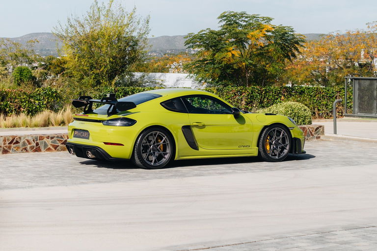 Porsche 718 Cayman GT4 RS