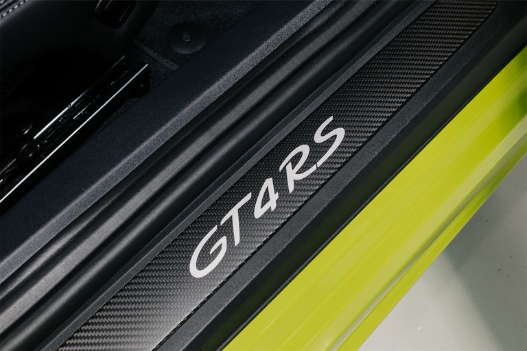 Porsche 718 Cayman GT4 RS