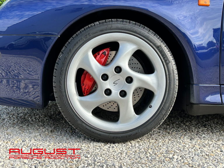 Porsche 993 Carrera 4S