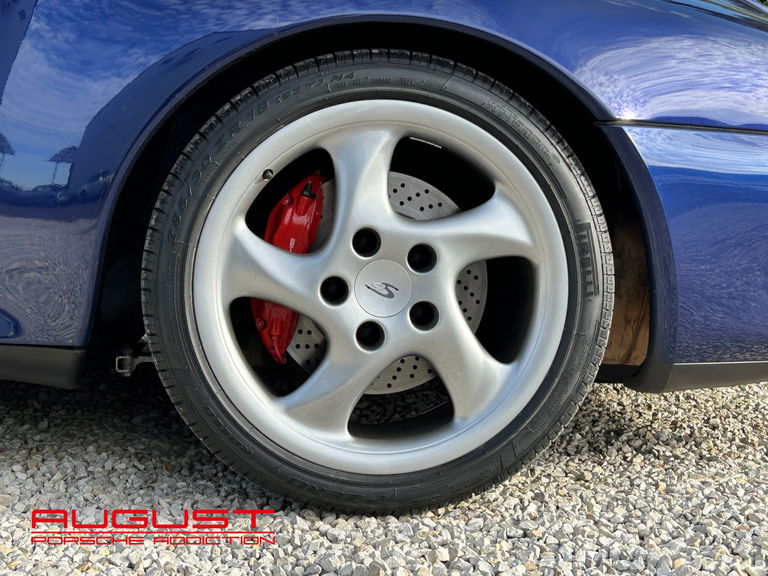 Porsche 993 Carrera 4S