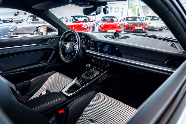 Porsche 992 GT3 Touring