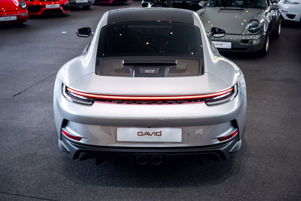 Porsche 992 GT3 Touring