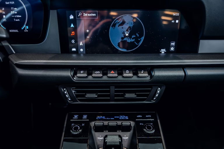 Porsche 992.2 Carrera 4 GTS