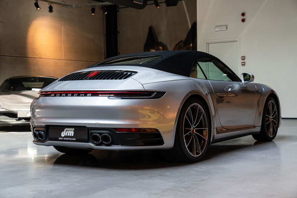 Porsche 992 Carrera