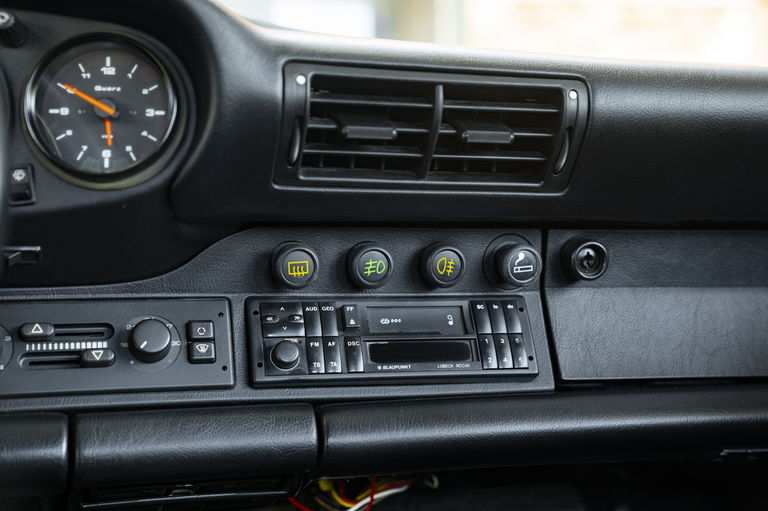 Porsche 964 Carrera 4