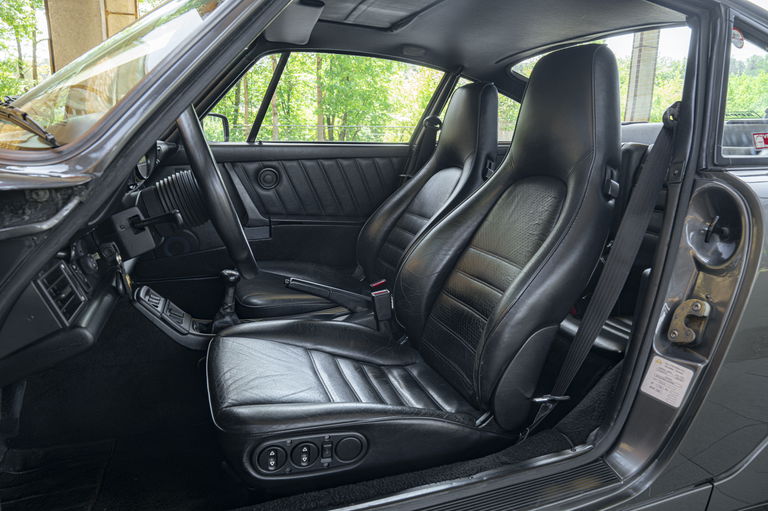 Porsche 964 Carrera 4