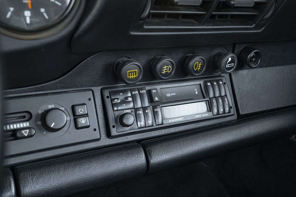 Porsche 964 Carrera 4