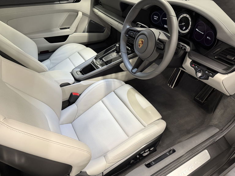 Porsche 992 Carrera 4S