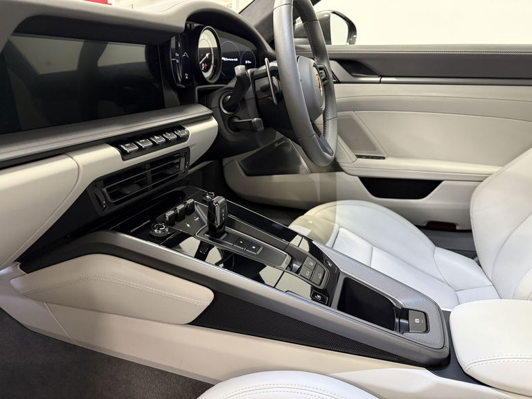 Porsche 992 Carrera 4S