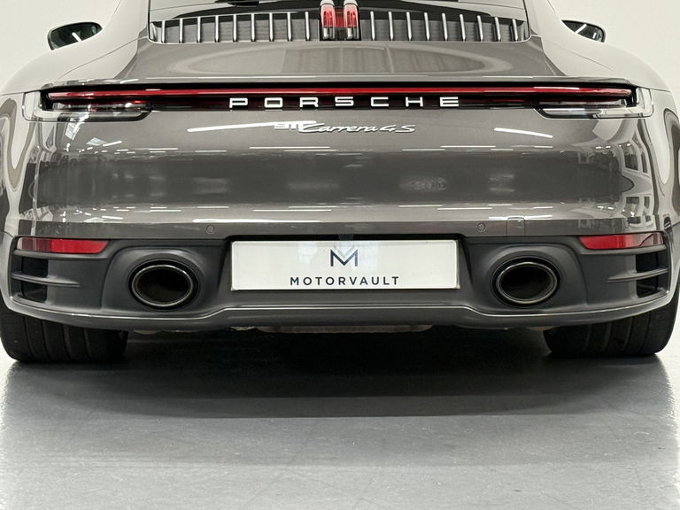 Porsche 992 Carrera 4S