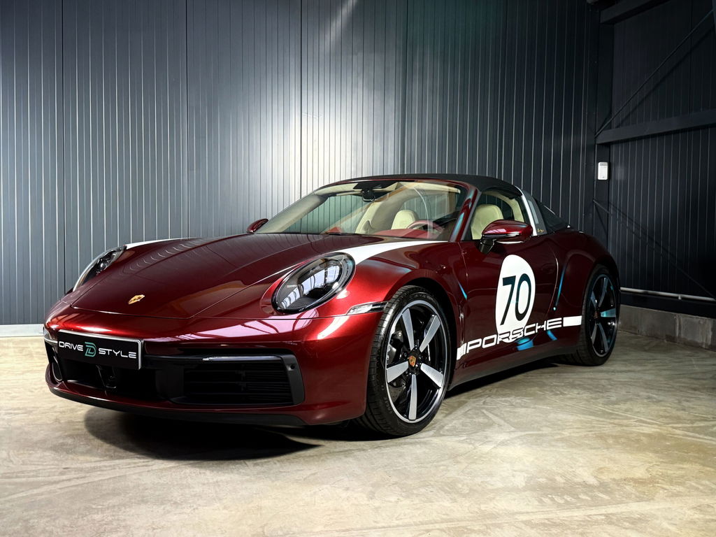 Porsche 992 Heritage Design Edition