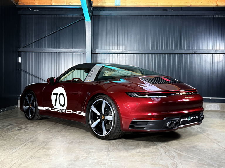 Porsche 992 Heritage Design Edition
