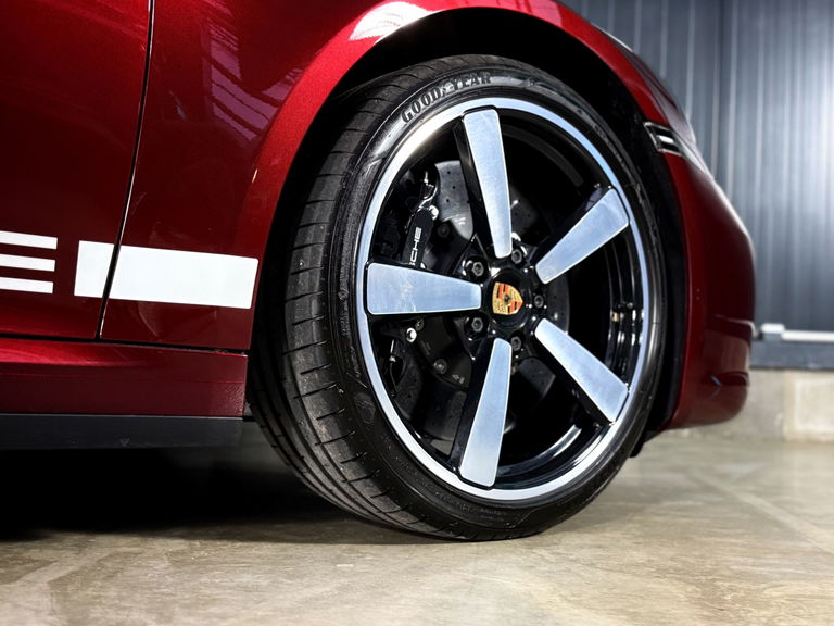 Porsche 992 Heritage Design Edition