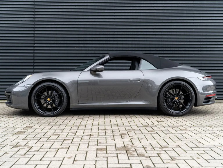 Porsche 992 Carrera 4