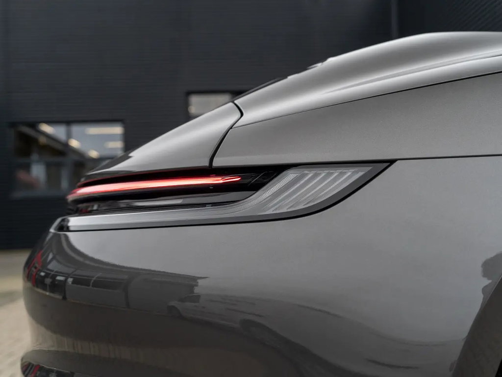 Porsche 992 Carrera 4