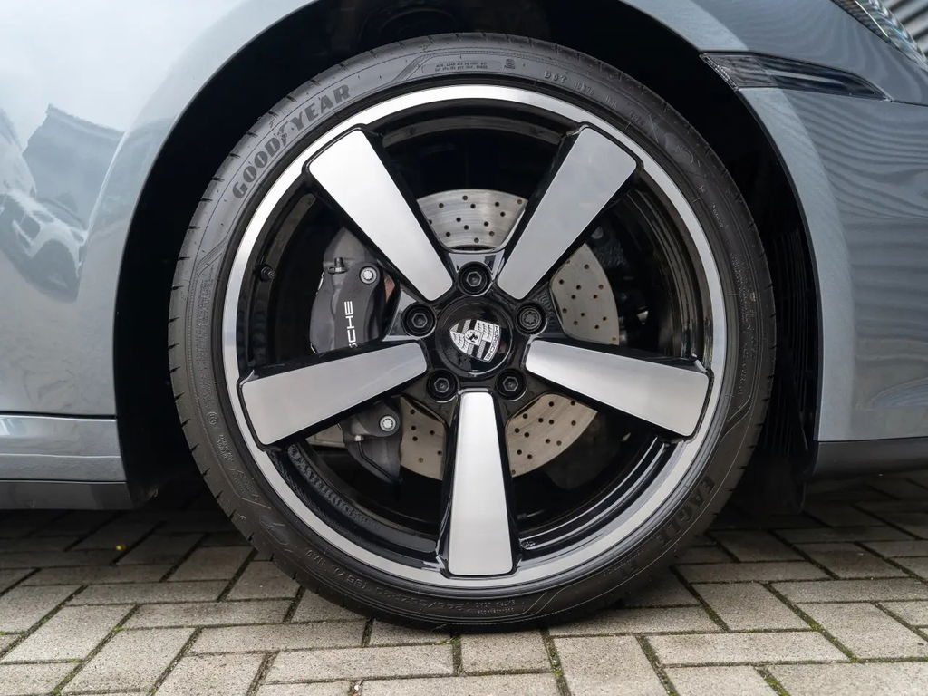 Porsche 992.2 Carrera