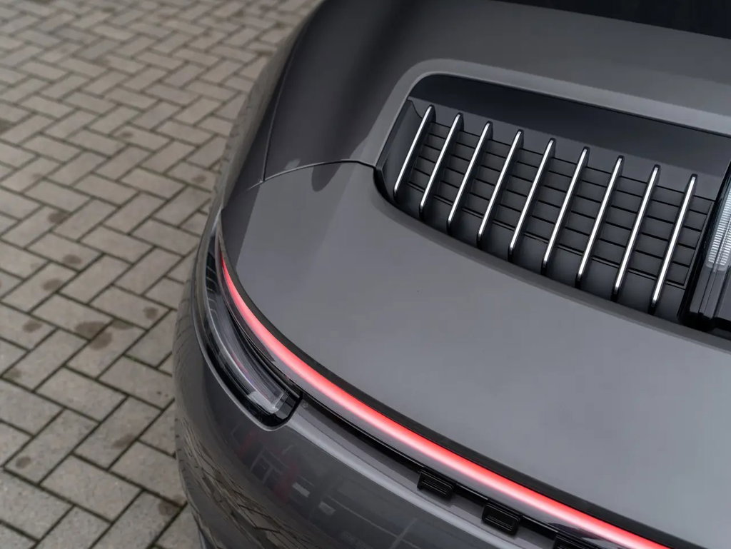 Porsche 992 Carrera 4