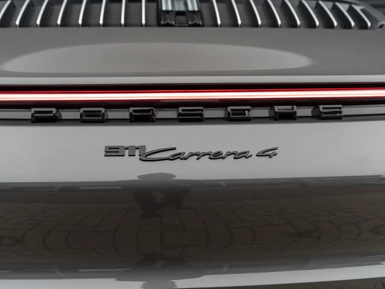 Porsche 992 Carrera 4