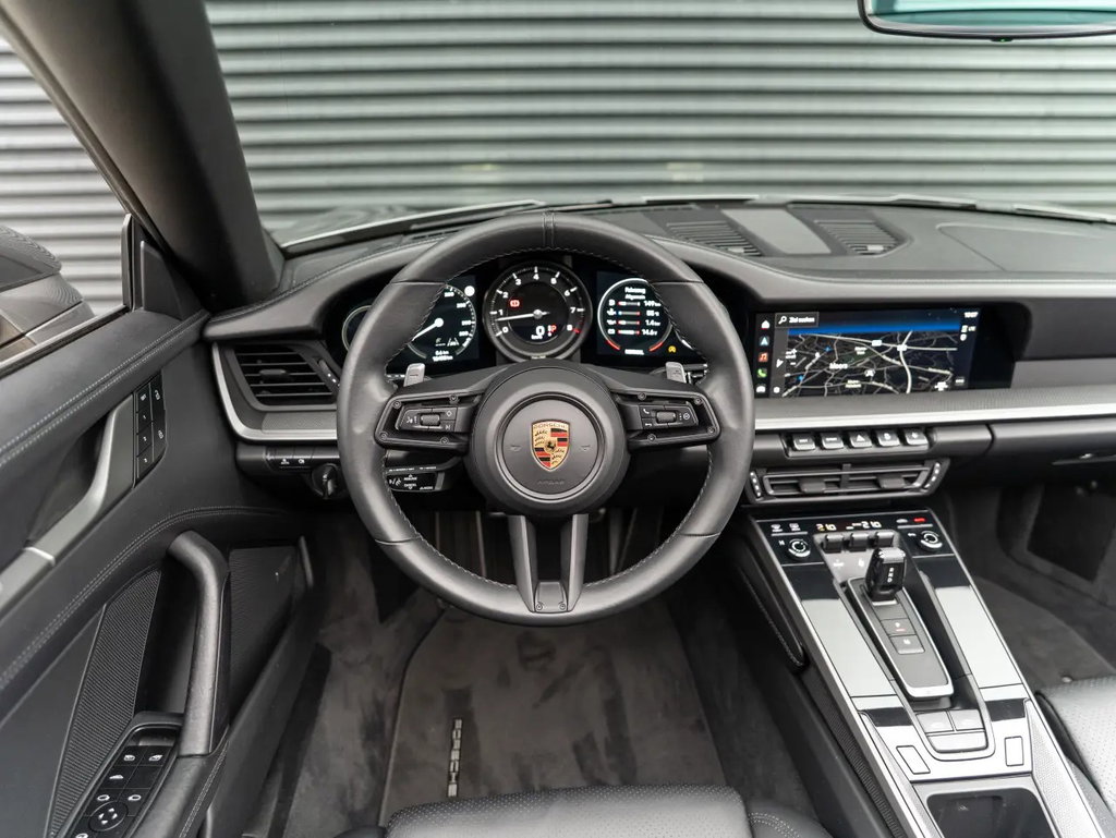 Porsche 992 Carrera 4