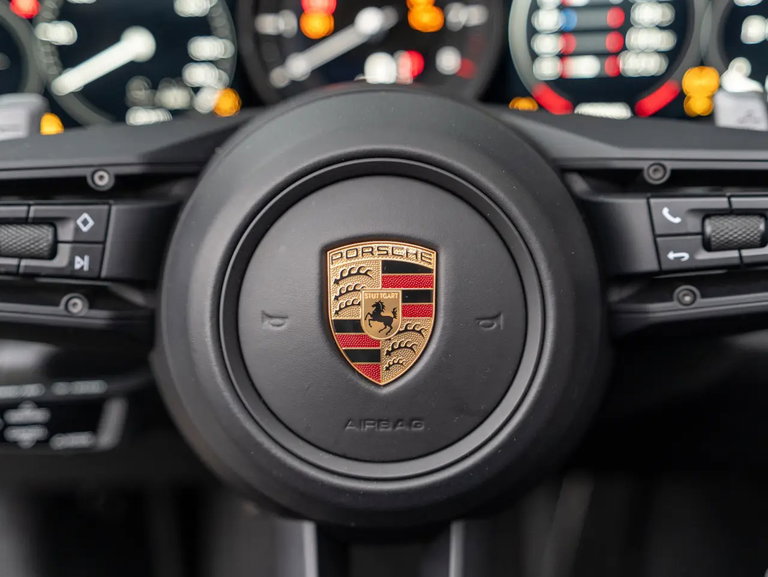 Porsche 992 Carrera 4