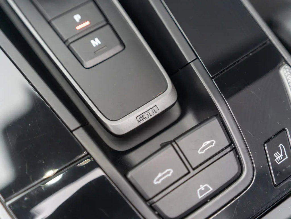 Porsche 992 Carrera 4