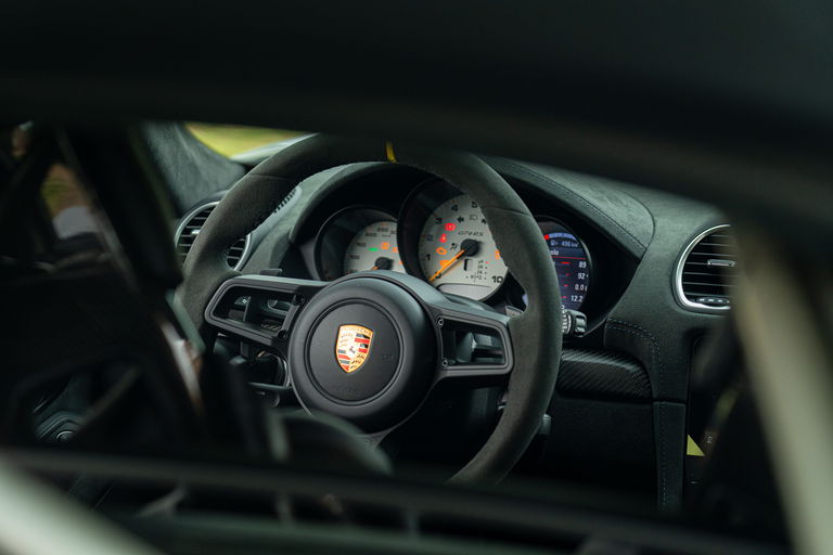 Porsche 718 Cayman GT4 RS