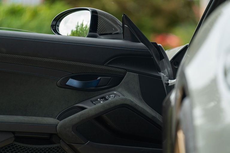 Porsche 718 Cayman GT4 RS