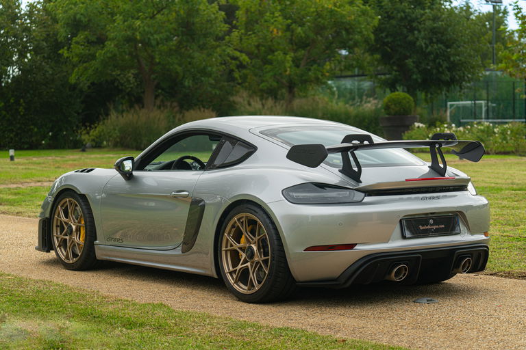Porsche 718 Cayman GT4 RS