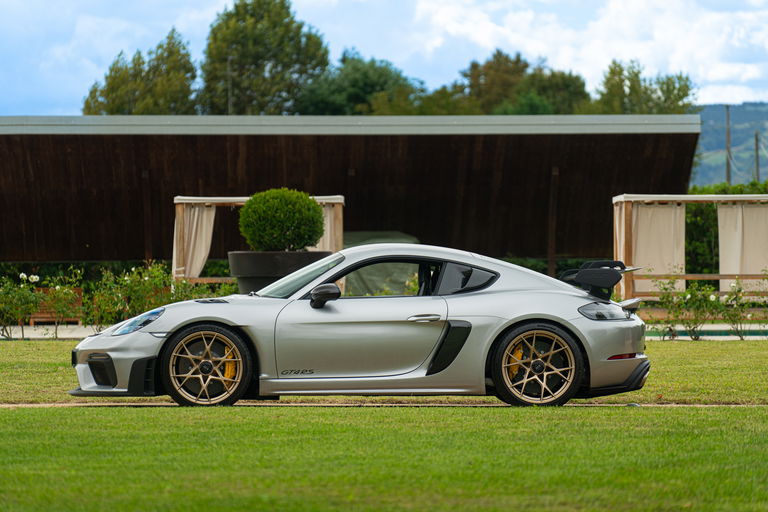 Porsche 718 Cayman GT4 RS