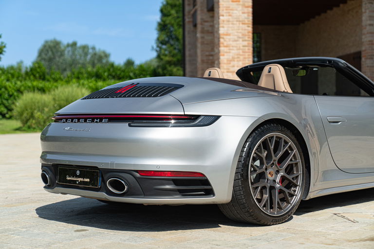 Porsche 992 Carrera 4S