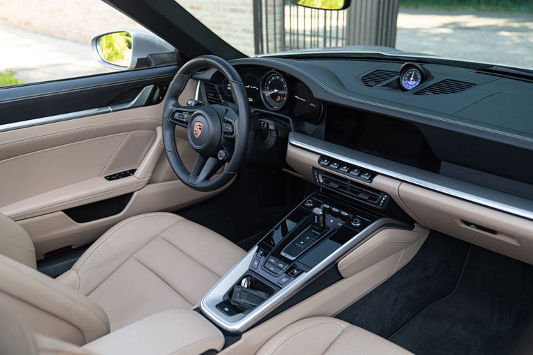 Porsche 992 Carrera 4S