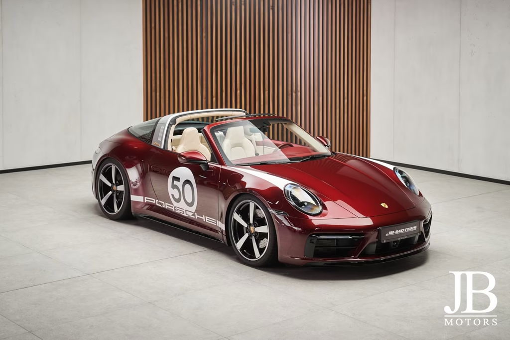 Porsche 992 Heritage Design Edition