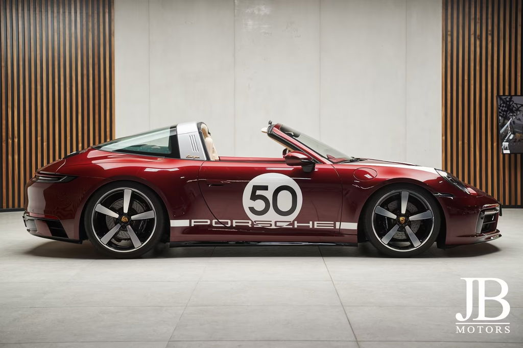 Porsche 992 Heritage Design Edition