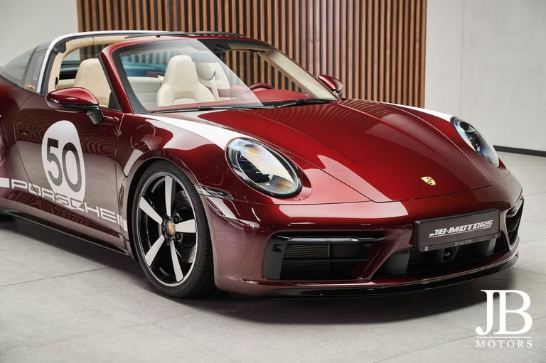 Porsche 992 Heritage Design Edition