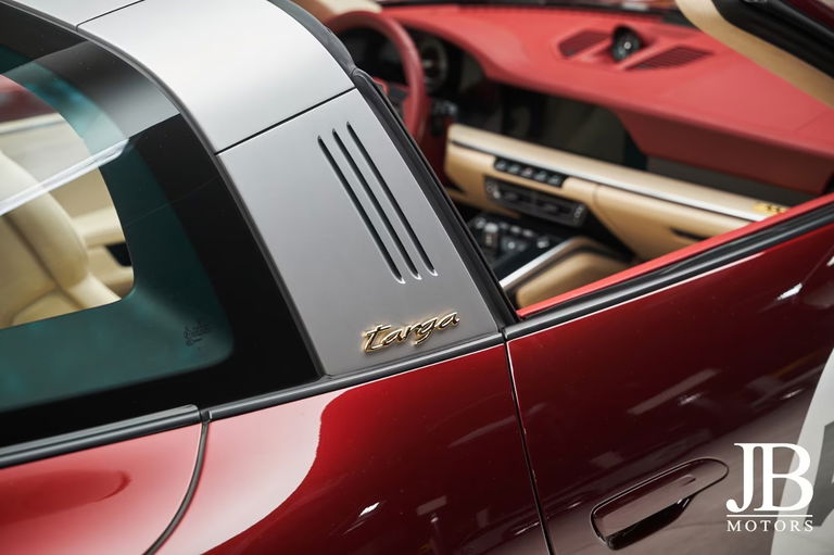 Porsche 992 Heritage Design Edition