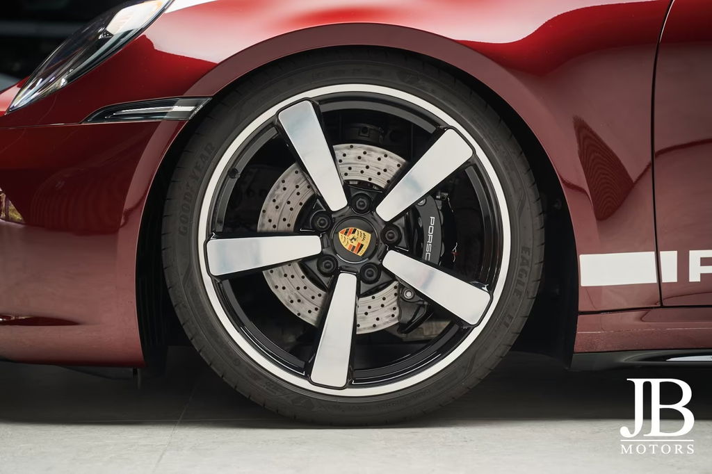 Porsche 992 Heritage Design Edition