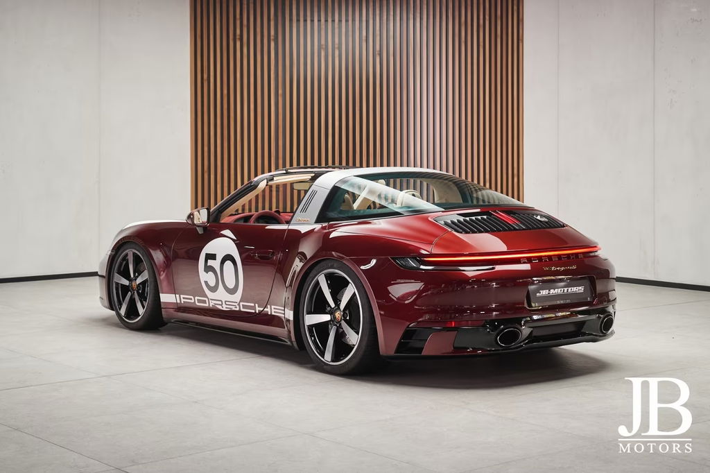 Porsche 992 Heritage Design Edition
