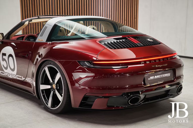 Porsche 992 Heritage Design Edition