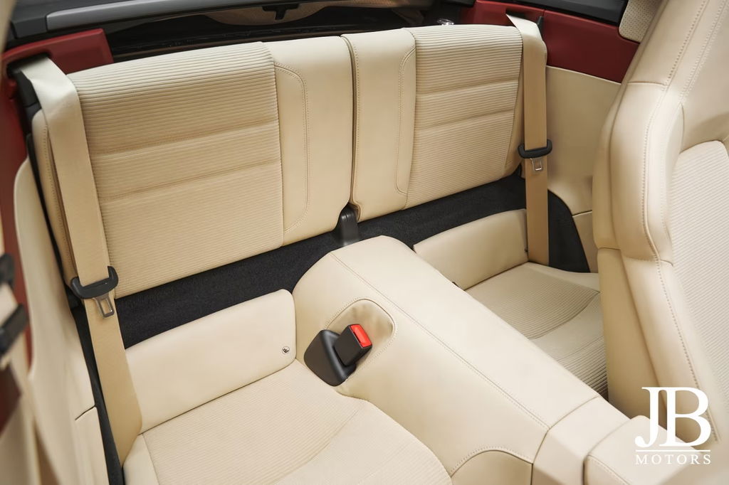 Porsche 992 Heritage Design Edition