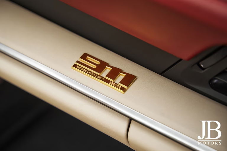 Porsche 992 Heritage Design Edition