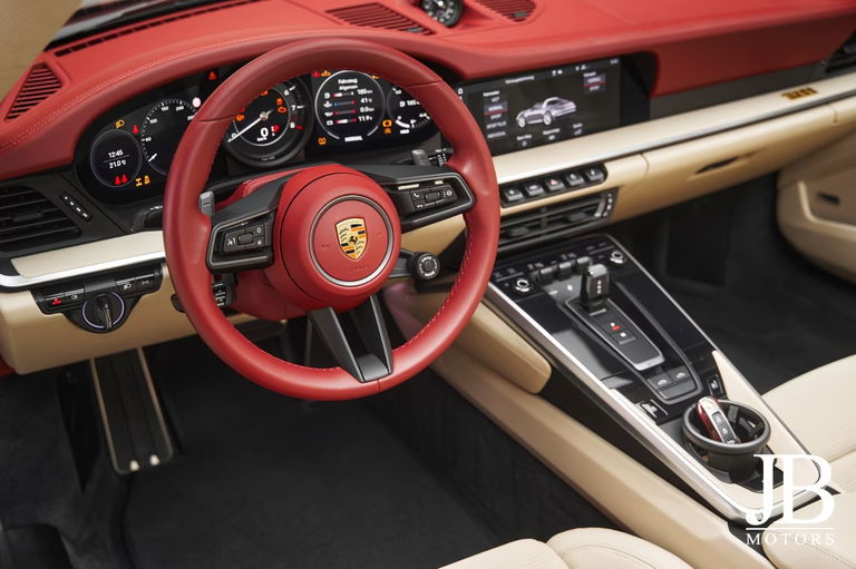 Porsche 992 Heritage Design Edition