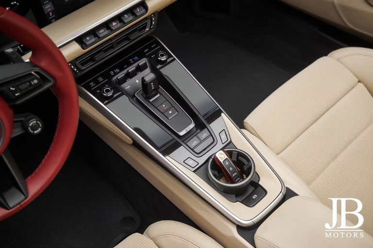 Porsche 992 Heritage Design Edition