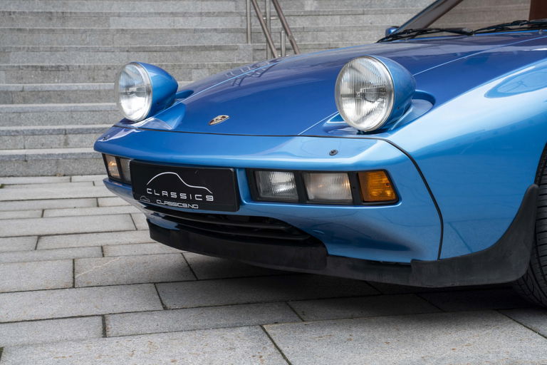 Porsche 928