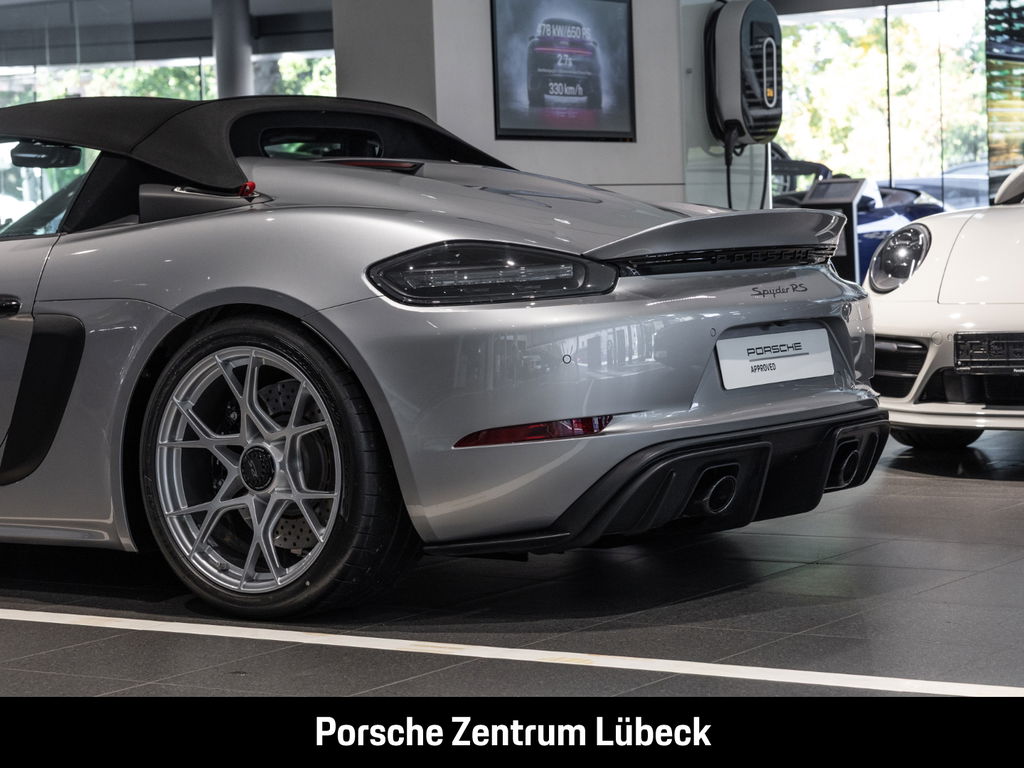 Porsche 718 Spyder RS