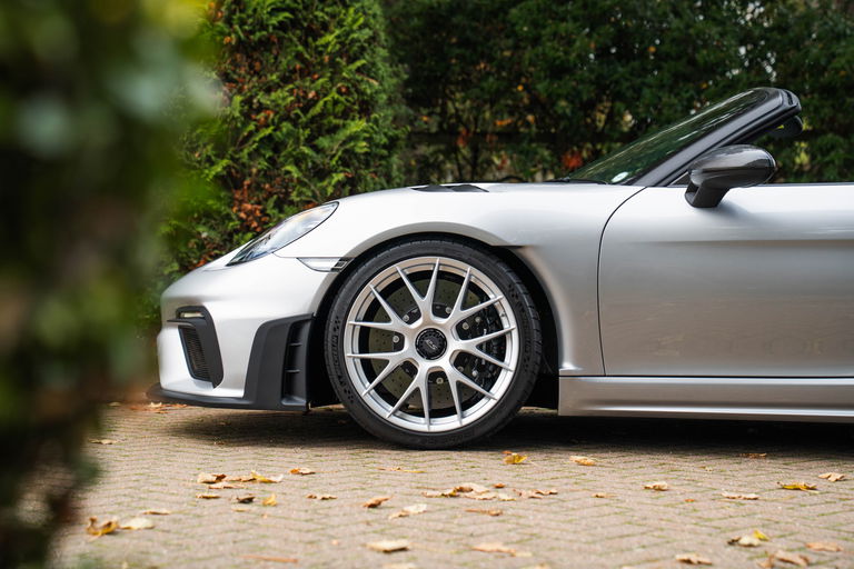 Porsche 718 Spyder RS