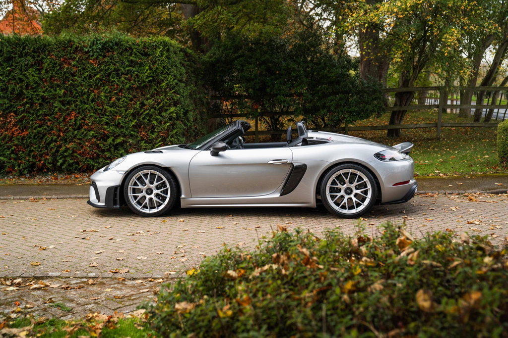 Porsche 718 Spyder RS 2025 - elferspot.com - Marketplace for